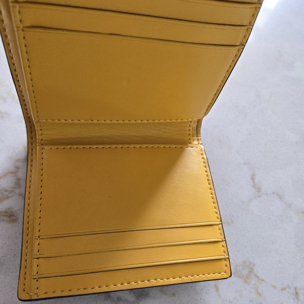 Coach Signature Wallet - Picture 14 of 14